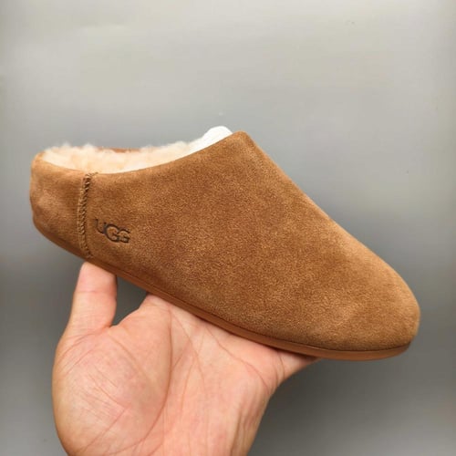 حذاء شتوي UGG