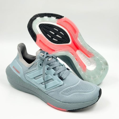 حذاء Adidas UltraBoost 22