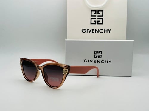 نظارة جيفنشي