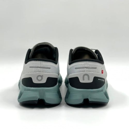 حذاء On Running cloud