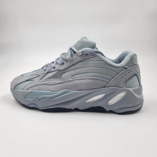 حذاء كاجوال 700