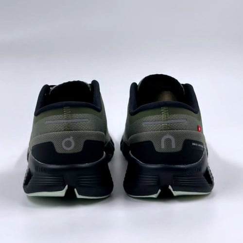 حذاء On Running cloud