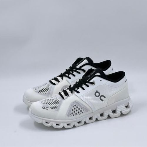 حذاء On Running cloud