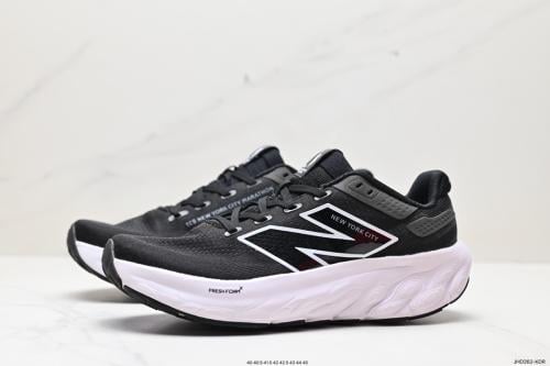 حذاء New Balance 1080