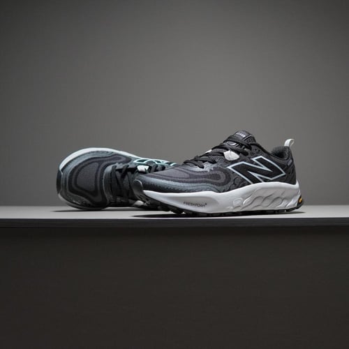 حذاء New Balance Hierro V8