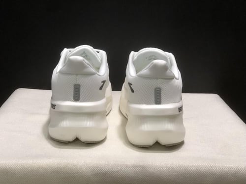 حذاء بروكس Brooks Glycerin Max 2