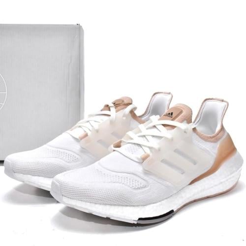 حذاء Adidas UltraBoost 22