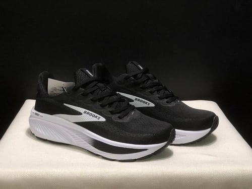 حذاء بروكس Brooks Ghost 17