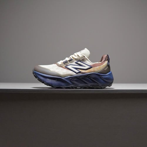 حذاء New Balance Hierro V9