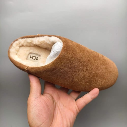 حذاء شتوي UGG