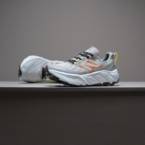 حذاء New Balance Hierro V9