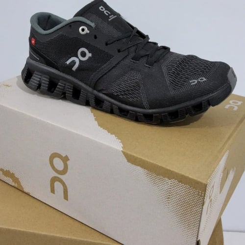 حذاء On Running cloud