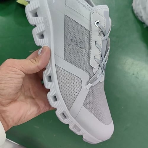 حذاء On Running cloud