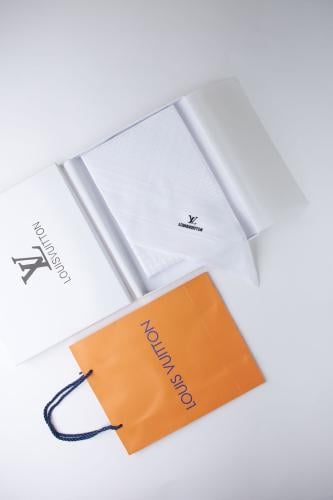 شماغ Louis Vuitton الابيض - الإصدار الخاص