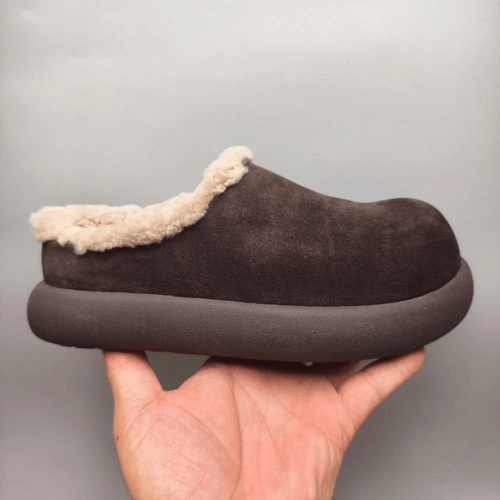 حذاء شتوي UGG