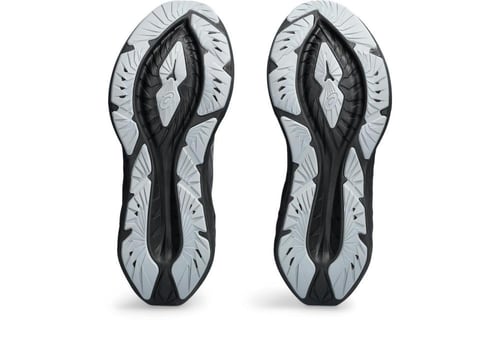 حذاء ASICS Novablast 4