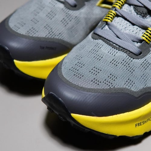 حذاء New Balance Hierro V9