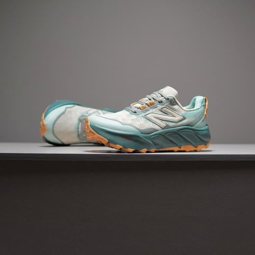 حذاء New Balance Hierro V9