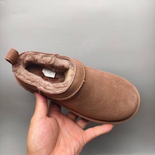 حذاء شتوي UGG