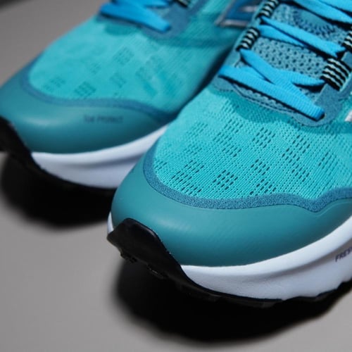 حذاء New Balance Hierro V9