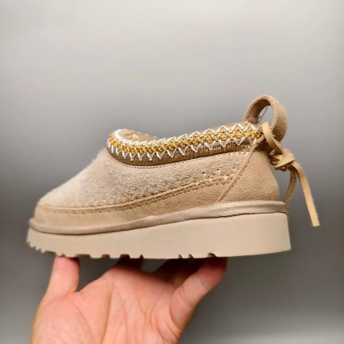 حذاء شتوي UGG