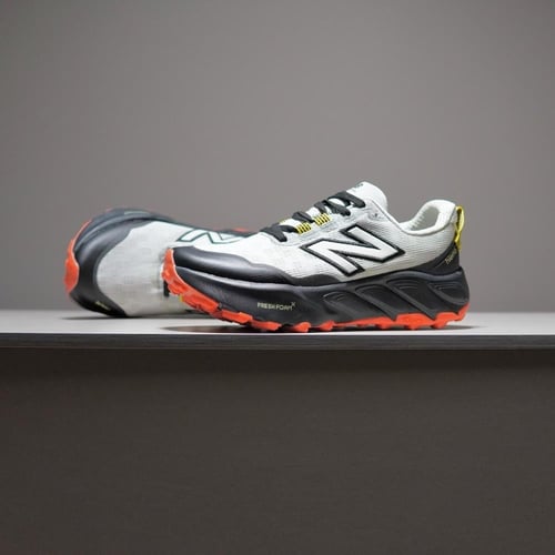 حذاء New Balance Hierro V9