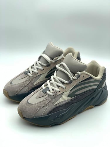 حذاء كاجوال 700