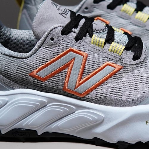 حذاء New Balance Hierro V9
