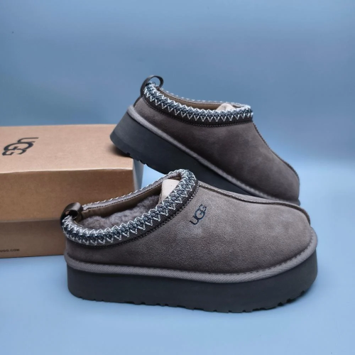 حذاء شتوي UGG