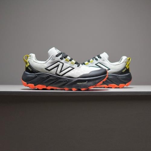 حذاء New Balance Hierro V9