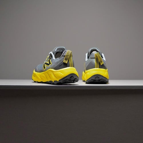 حذاء New Balance Hierro V9