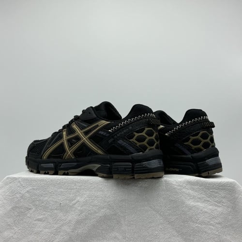حذاء asics khan 8