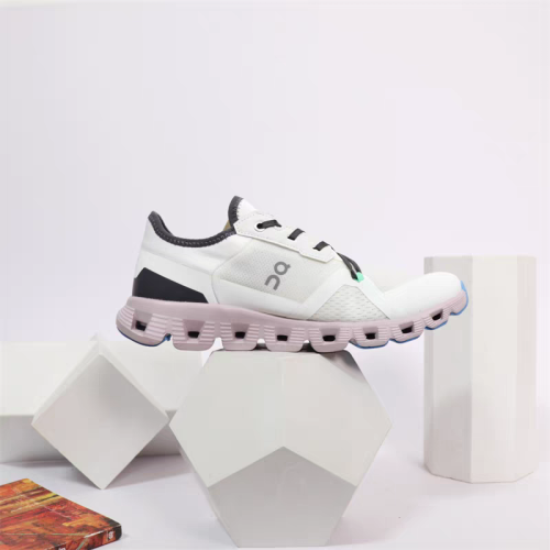 حذاء On Running cloud