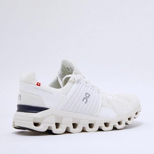 حذاء On Running cloud