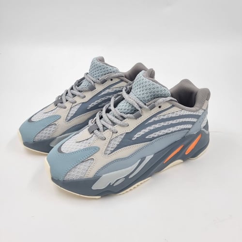 حذاء كاجوال 700