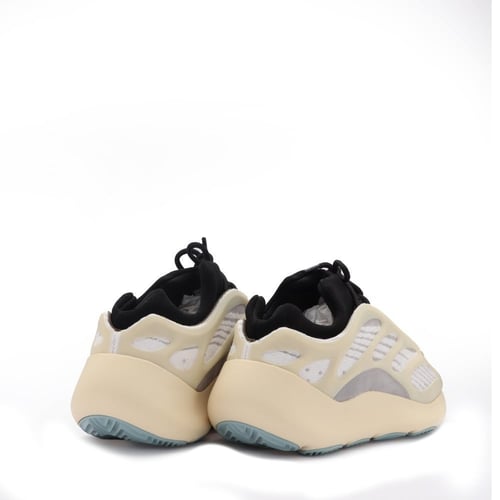 حذاء كاجوال 700