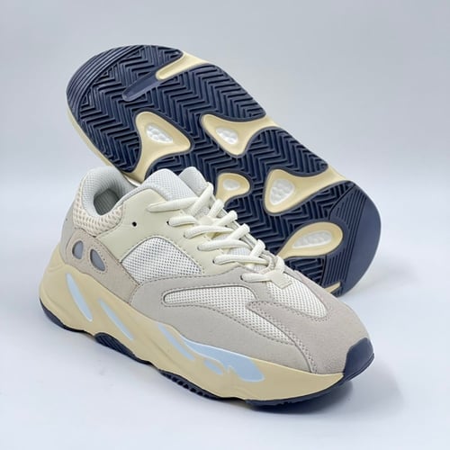 حذاء كاجوال 700