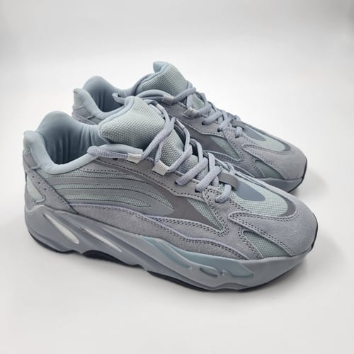 حذاء كاجوال 700