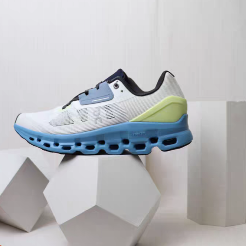 حذاء On Running cloud