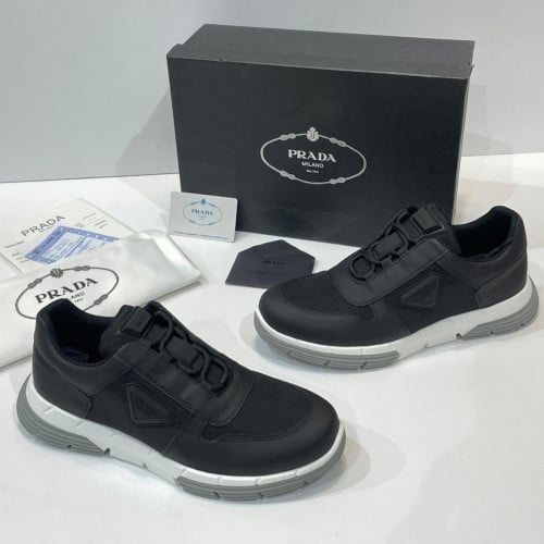 حذاء برادا Prada