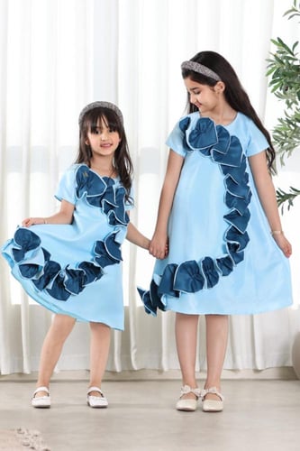 فستان بناتي بتدرجات بحرية