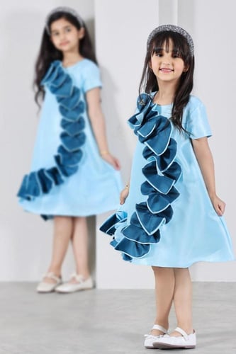 فستان بناتي بتدرجات بحرية