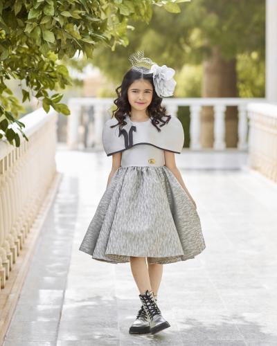 فستان أطفال باللون الرمادي المطفي