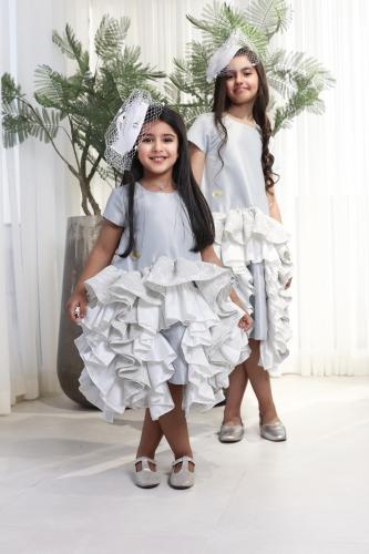 فستان أطفال ناعم بألوان الرمادي والأوف وايت