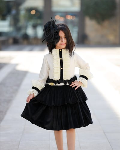 فستان أطفال بخامة الكتان والمخمل وكلفة الدانتيل