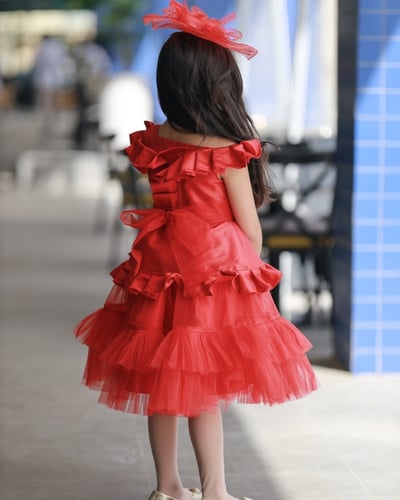 فستان اطفال باللون الاحمر