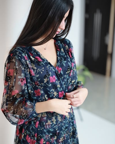 فستان نسائي تل مشجر بورود مخملية بارزة