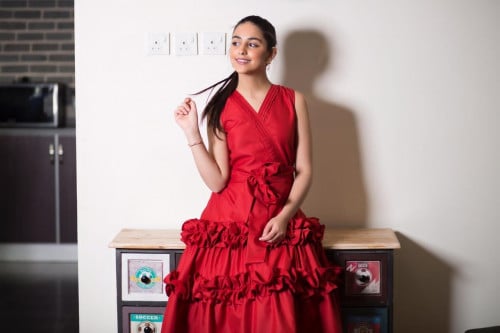 فستان السن المحير من قماش الكتان الفاخر