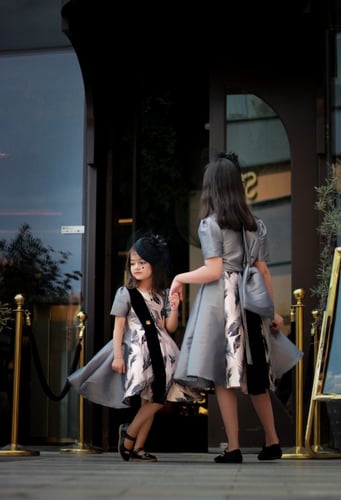 فستان أطفال فرنسي ممزوج بالمخمل