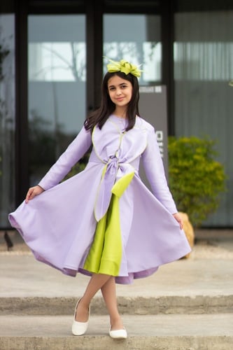 فستان راقي من التفته باللون موف فاتح و تفاحي